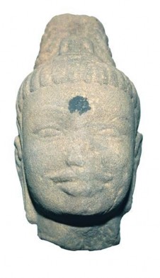 Bản ảnh 140 Tượng Phật Sơ sinh Bản ảnh 141 Đầu tượng Phật làng Sơn Tùng 4