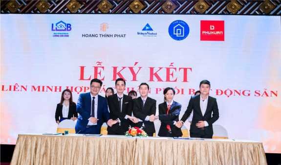 Lễ ký kết Liên minh hợp tác phân phối bất động sản Năng lực sáng 4