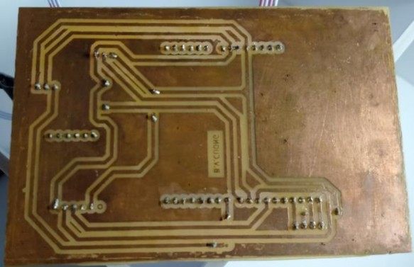 Hình 4 4 Board mạch lớp dưới Hình 4 5 Board mạch lớp trên 4 4 THI CÔNG MÔ 4