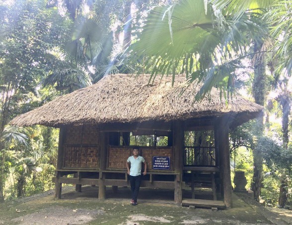 Hình 4 12 Ngôi lán Bác ở và làm việc tại Đồi Khau Tý Trong thời gian làm 2