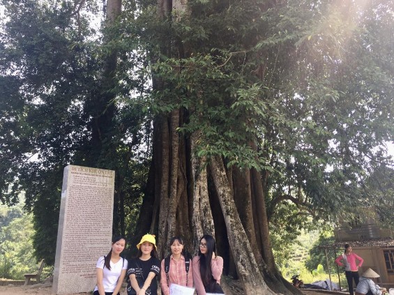 Hình 1 Di tích Khuôn Tát Hình 2 Lễ hội Lồng Tồng Hình 3 Di tích suối Khuôn 14