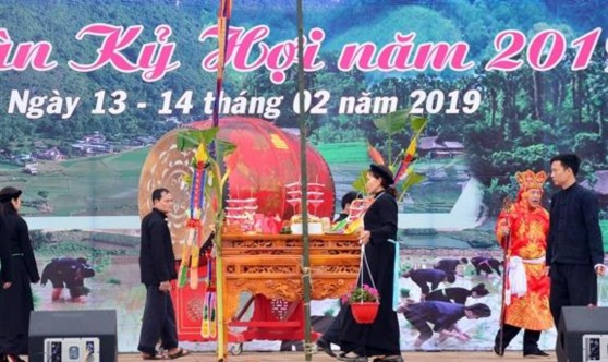 Hình 2 Lễ hội Lồng Tồng Hình 3 Di tích suối Khuôn Tát Hình 4 Quà lưu niệm 15