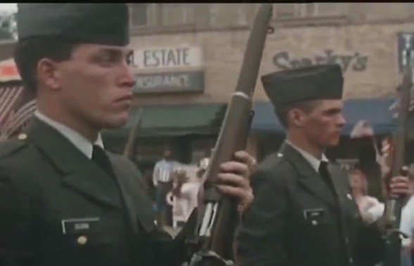 Hình 17 Lính Mỹ trong phim Sinh ngày 4 tháng 7 Born on the Fourth of July Hình 18 Cựu 11