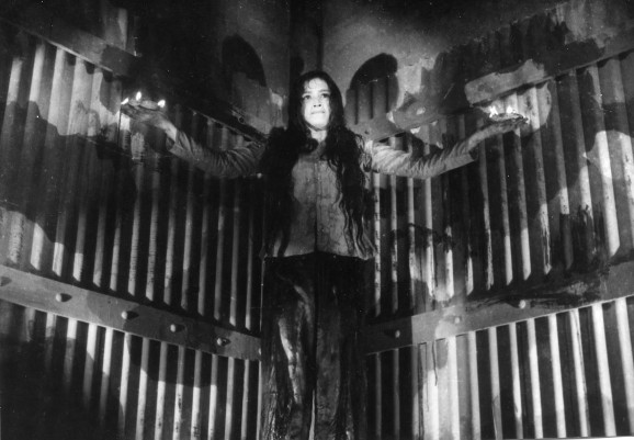 Hình 11 Chị Dịu trong phim Vĩ tuyến 17 ngày và đêm Hình 12 Lính Mỹ trong phim 6