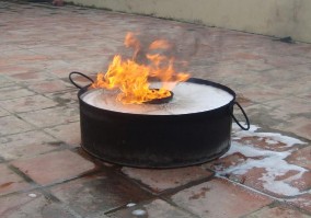 300s 540s 630 s Hình 3 19 Thử nghiệm chống cháy lại của dung dịch bọt AFFF có 6