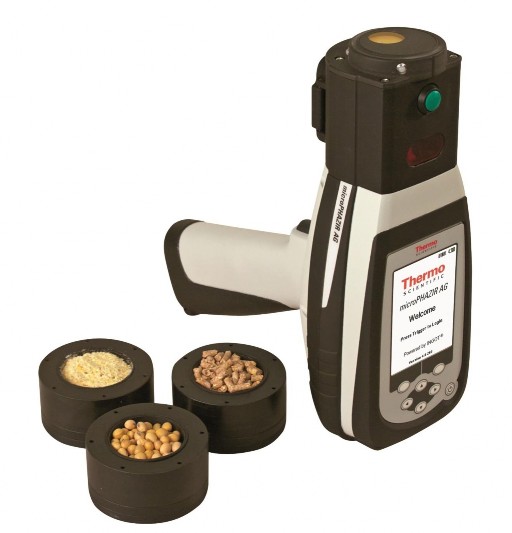 Máy NIR Thermo Scientific microPHAZER AG Phân lô ở thí nghiệm lợn thịt Cho lợn thịt 1