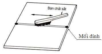 Hình 52 6 Làm sạch mối đính bằng bàn chải sắt Hàn mặt đối diện với mối 3