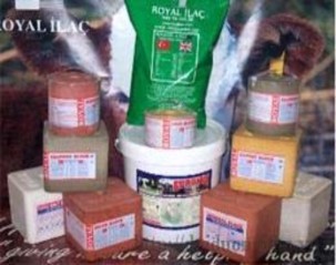 Trộn premix khoáng hỗn hợp nhiều chất khoáng vào thức ăn tinh với tỷ lệ 12