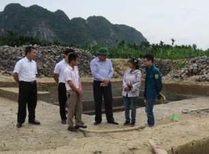 Ảnh 88 Đoàn cán bộ huyện Thuỷ Nguyên và xã Liên Khê thăm hố khai quật Ảnh 21