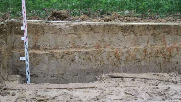 Ảnh 108 Một đoạn địa tầng vách Bắc hố 20 CQ TS1 Nguồn Lê Thị Liên Ảnh 11