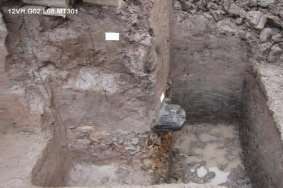 Ba 08 Di tích móng cột thời Đại La 12 VH G02 MT301 Ba 09 Di tích móng cột thời 17