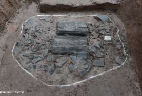 Ba 10 Di tích móng cột Đại La 12 VH G01 MT161 Ba 11 Di tích móng cột thời Đại La 20