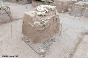 Ba 04 Di tích móng cột thời Đại La 12 VH G01 L08 MT120 Ba 05 Di tích móng cột thời 8