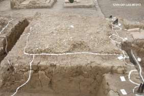 Ba 31 Di tích móng cột thời Lý 12 VH G01 MT013 Ba 32 Di tích móng cột thời Lý 11