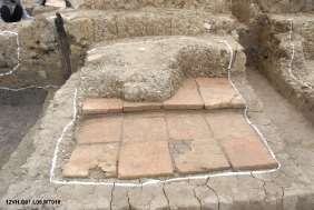 Ba 31 Di tích móng cột thời Lý 12 VH G01 MT013 Ba 32 Di tích móng cột thời Lý 12