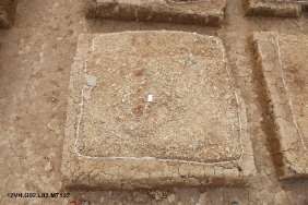 Ba 45 Di tích móng cột thời Lý 12 VH G02 MT132 Ba 46 Di tích móng cột thời Lý 25