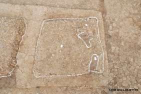 Ba 47 Di tích móng cột thời Lý 12 VH G02 MT178 Ba 48 Di tích móng cột thời Lý 27