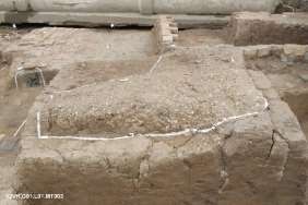 Ba 26 Di tích móng cột thời Lý 12 VH G01 MT003 Ba 27 Di tích móng cột thời Lý 3