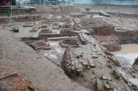 Ba 62 Dấu tích mặt bằng di tích kiến trúc thời Lê sơ 12 VH LS KT001 Nguồn VKCH 44