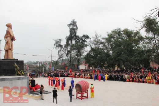 Lễ dâng hương tại Lễ khai hội Yên Thế năm 2014 Nguồn ảnh Cổng thông tin 4