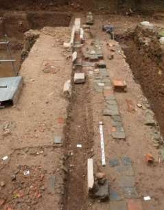 5 6 Hình 02 1 Dấu tích đường đi thời Lê Trung Hưng năm 2018 2 Dấu tích sân 13