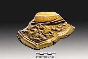 5 6 Hình 15 1 2 Đầu ngói ống trang trí rồng men vàng ký hiệu 17 ĐKT H1 V184 3 4 5