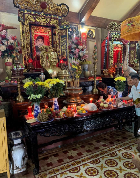 Ảnh 22 Nhân dân viếng thăm dâng lễ cúng Nguyễn Trung Trực tại đình mang tên 10