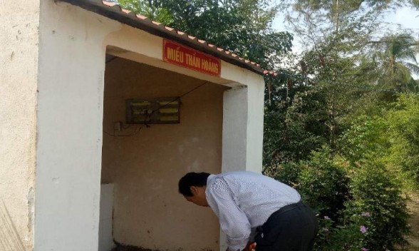 Ảnh 46 Miếu thờ Thành hoàng phía trước tượng Nguyễn Trung Trực đình 2