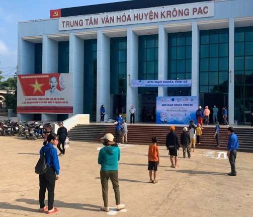 Hình 1 Trung tâm Văn hóa huyện Krông Pắc Hình 2 Nhà sinh hoạt cộng đồng Buôn 31
