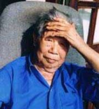 BÀN TÀI Đ OÀN 1913 – 2007 Bàn Tài Đoàn và Nông Quốc Chấn Hai người đứng 9