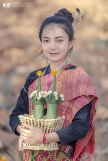 1 Nhóm hình ảnh về người Phu Thai Hình 1 1 Trang phục cổ truyền của người 1