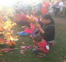 Hình 2 5 Quang cảnh buổi lễ Ảnh Loungfa Khantivong 2020 Hình 2 6 Tháp lúa tại 11