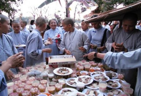 Ẩm thực chay mùa Phật đản tại Huế 2010 Không gian ẩm thực chay Huế tại 3