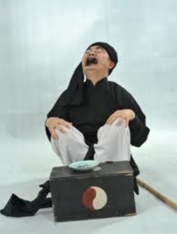 Nhân vật hề trong chèo Hình ảnh nhân vật thầy cúng 27