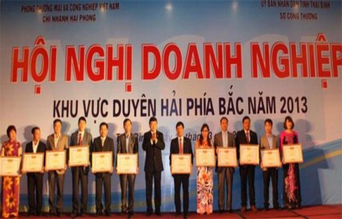 Vietravel chi nhánh Hải Phòng ra quân bảo vệ môi trường ngày 30 3 2013 Vietravel 16