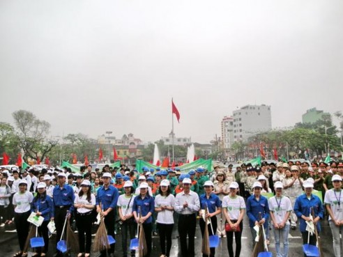 Vietravel Hải Phòng ra quân bảo vệ môi trường tại Hội chợ du lịch đồng 18