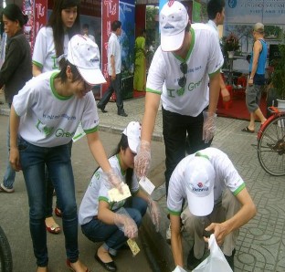 Ra quân bảo vệ môi trường tại Hội chợ du lịch đồng bằng sông Hồng 2013 20