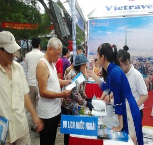 Vietravel Hải Phòng trao thưởng cho khách hàng tuần 2 trong chương trình Chào hè 1