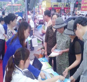 Vietravel Hải Phòng trao thưởng cho khách hàng tuần 2 trong chương trình Chào hè 2