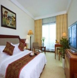 Guest Room Jade Restaurant Piano Bar Piano Bar Swimming Pool Swimming Pool Massage Services Sauna 3