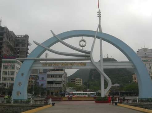 Niềm nở chào đón khách du lịch Khách du lịch quốc tế vui thích với biển Cát 1