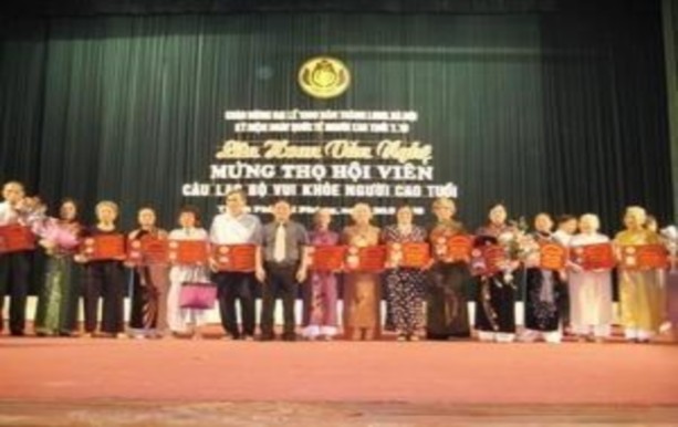 Câu lạc bộ Vui khỏe người cao tuổi Câu lạc bộ Bóng bàn Câu lạc bộ Thơ ca 4