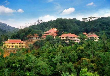 Toàn cảnh Thiền viện Trúc Lâm Yên Tử Chính điện Thiền viện Trúc Lâm Yên Tử 1