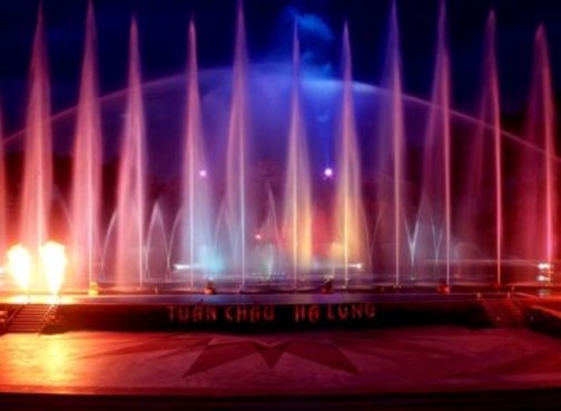 Cung trình diễn nhạc nước Tuần Châu Biểu diễn cá heo Làng chài Cửa Vạn 6