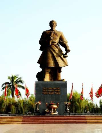 Tượng đài Trần Hưng Đạo Cột cờ Nam Định Đền Trần Đền Thiên Trường 3