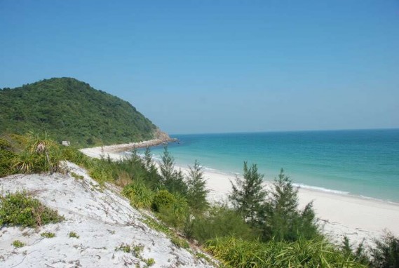 Bãi biển Minh Châu Lễ hội Quan Lạn Đình Quan Lạn Chùa Cái Bầu MỤC LỤC LỜI 1