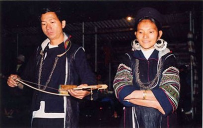 Cặp vợ chồng người Mông Giàng A Van Vàng thị Ly là một trong số ít những 3