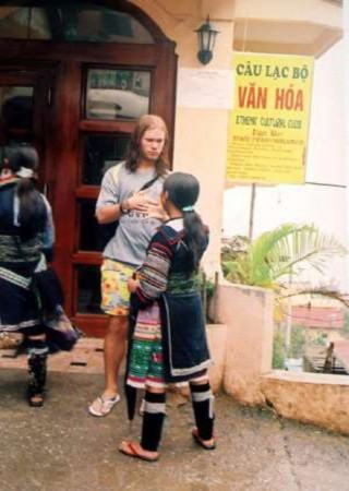 Chuyện làm ăn ở chợ tình Sa Pa ngày càng phổ biến tim vietbao vn Vừa thổi 5