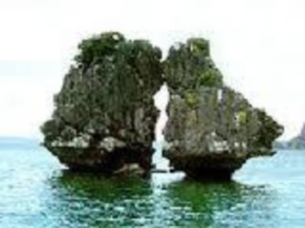 Hòn Gà Chọi Lễ hội du lịch Carnaval Hạ Long Động Thiên Cung Hang Sửng Sốt Núi 1