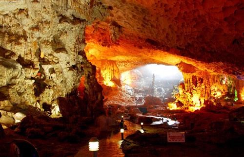 Hang Sửng Sốt Núi Bài Thơ C ỏ H ạ Long 5